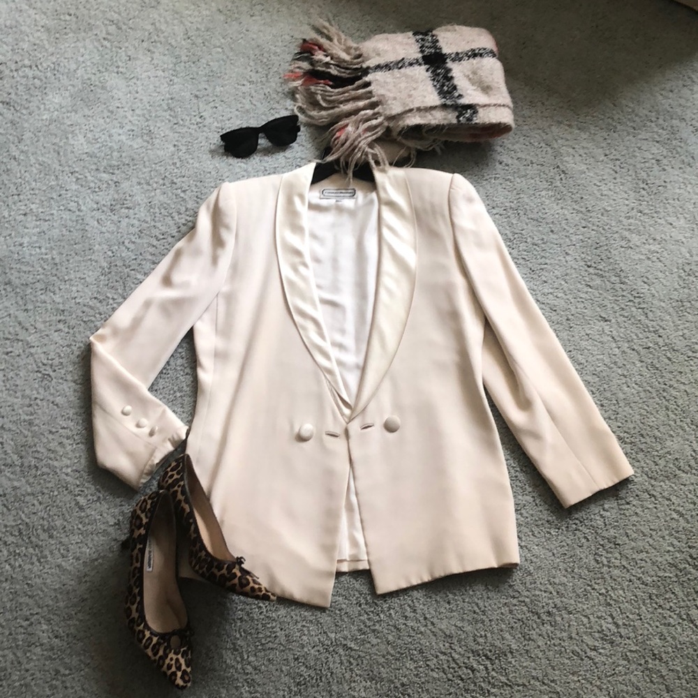 CAROLINA HERRERA white boyfriend tuxedo blazer